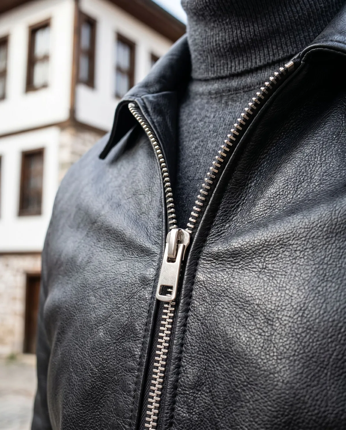 Black Leather Jacket Look - 4
